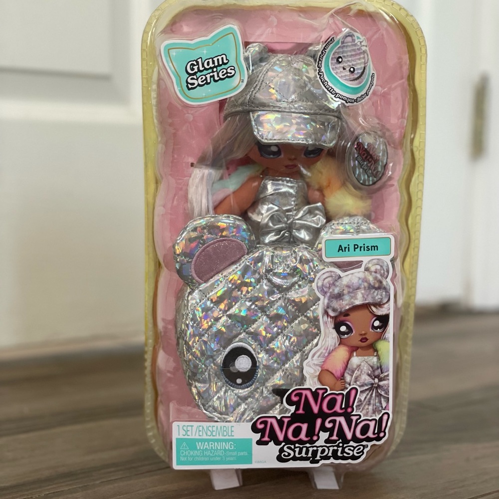 Na na na surprise glam series Ari Prism